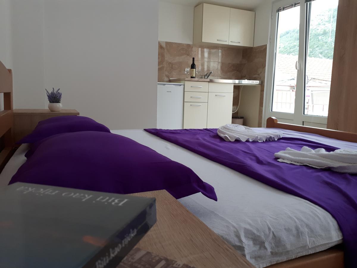 סוטומורה Apartments Vitic מראה חיצוני תמונה