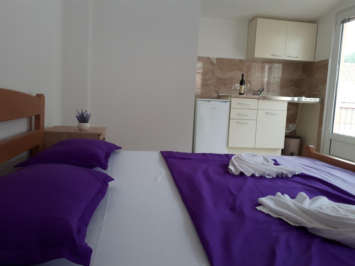 סוטומורה Apartments Vitic מראה חיצוני תמונה