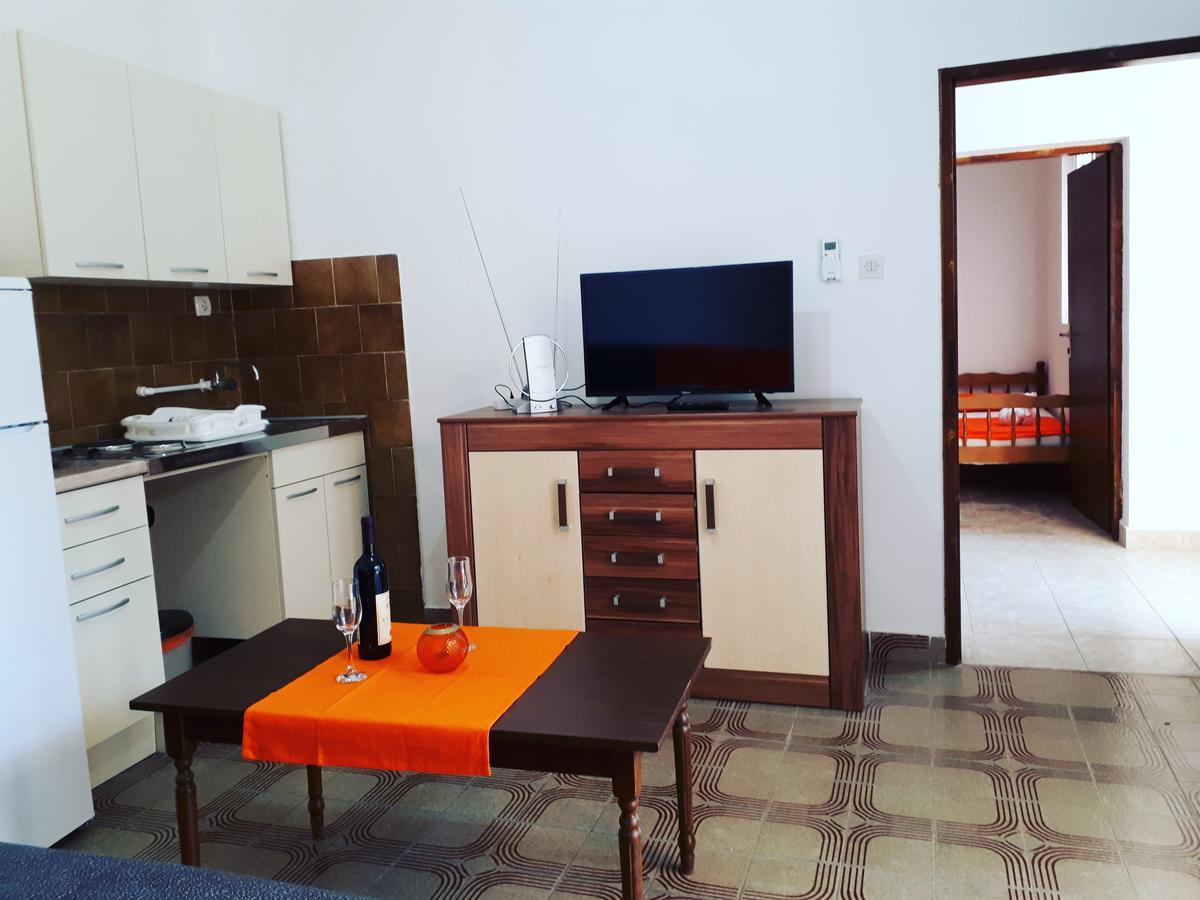 סוטומורה Apartments Vitic מראה חיצוני תמונה