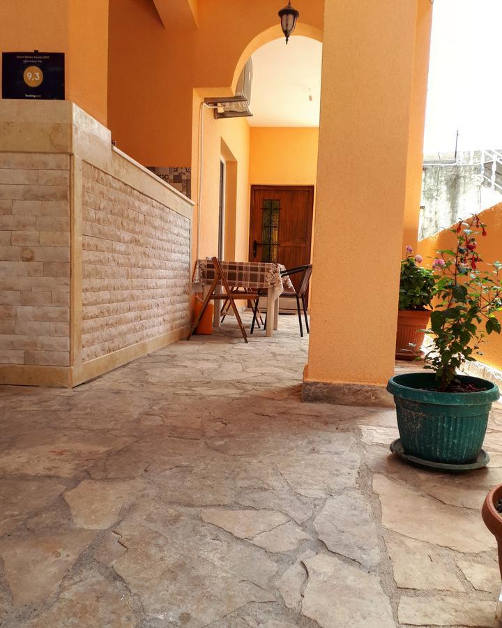 סוטומורה Apartments Vitic מראה חיצוני תמונה
