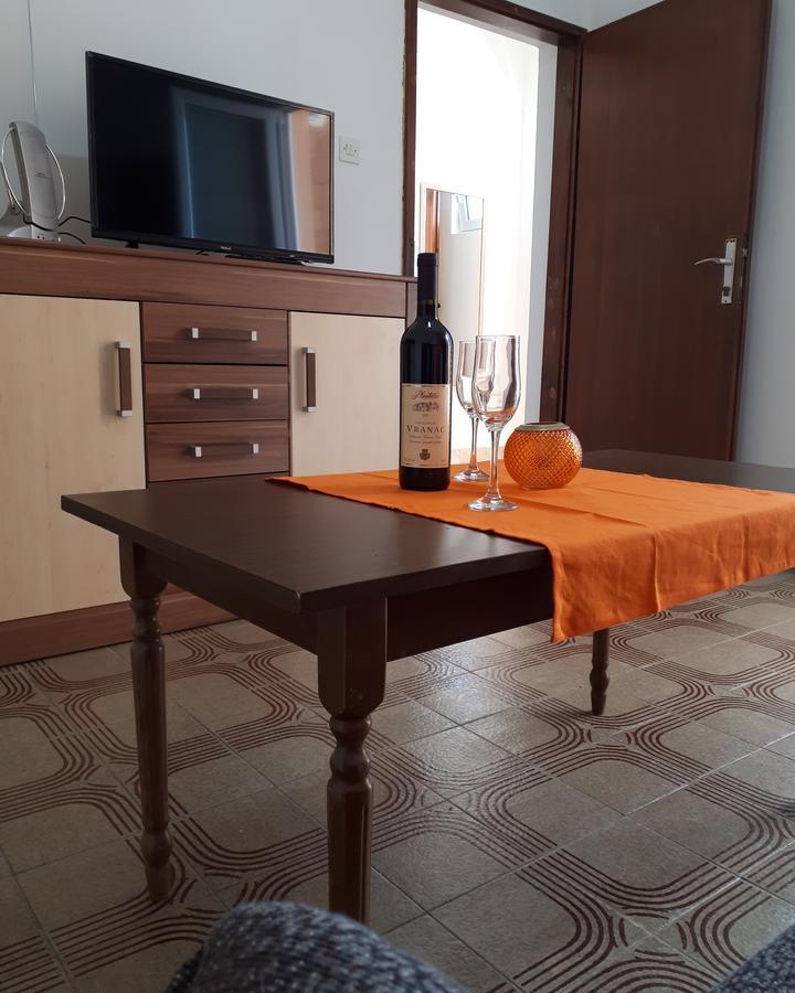 סוטומורה Apartments Vitic מראה חיצוני תמונה