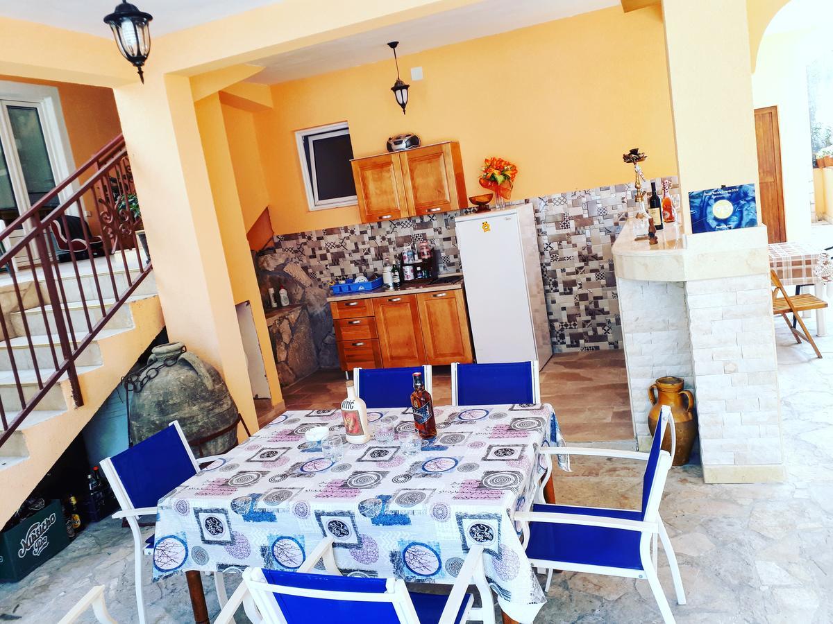 סוטומורה Apartments Vitic מראה חיצוני תמונה