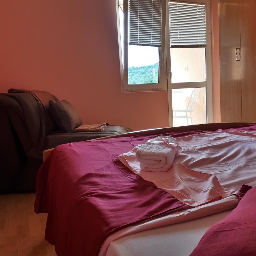 סוטומורה Apartments Vitic מראה חיצוני תמונה